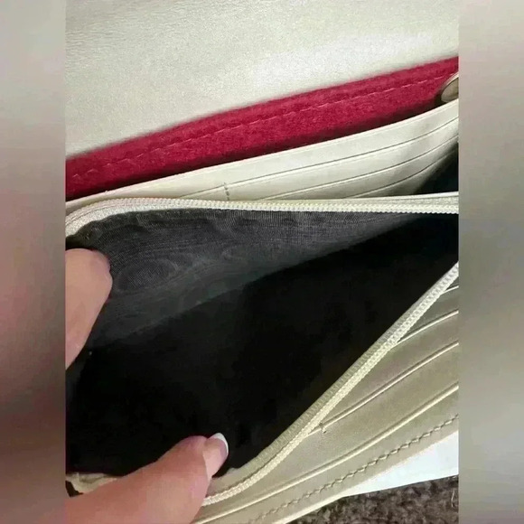 Authentic GUCCI MARMOT WALLET-CROSSBODY MINI BAG IVORY - Picture 14 of 16